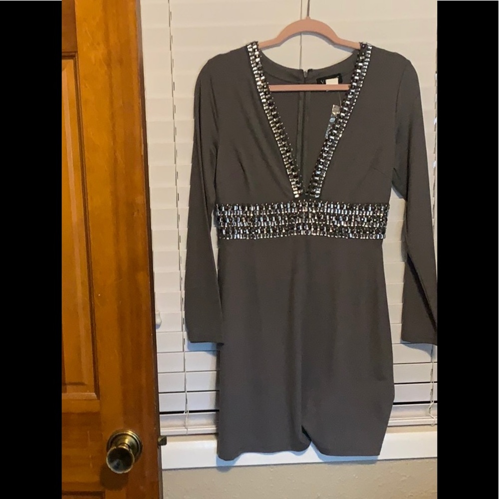 Venus size 6 NWT
